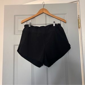 Athleta Run With It 3.5” Short L in Black